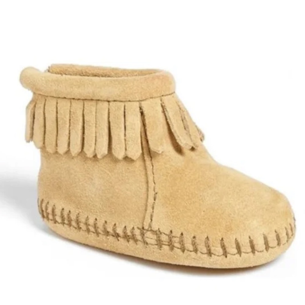 like new Minnetonka 'FRINGE' Baby Bootie in beige  Sz 2